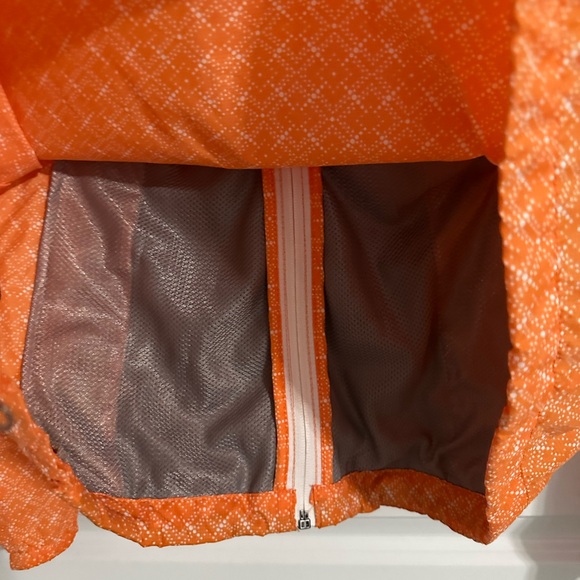 New Condition.  Eddie Bauer Size Large Rain Coat - Picture 4 of 8